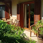 Couette-café Hullam 4*