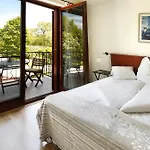 Alojamento de Acomodação e Pequeno-almoço Hullám 4*