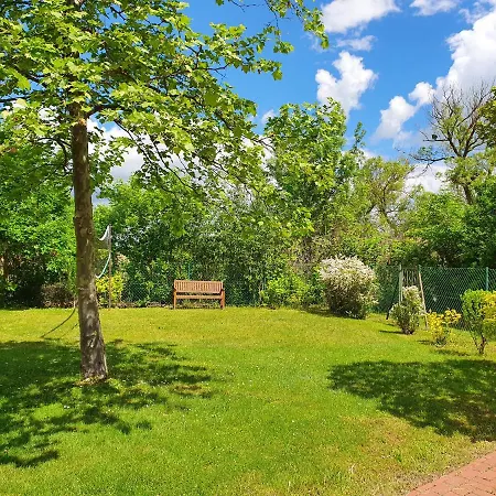 Hullam Bed & Breakfast Balatonmariafurdo