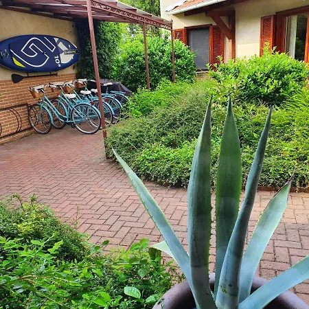 胡拉姆别墅住宿加早餐旅舍 4*
