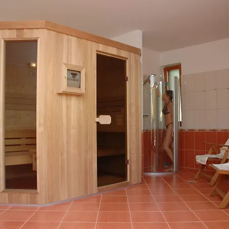 Hullam 4* Balatonmariafurdo