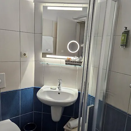 Hullam 4* Balatonmáriafürdő