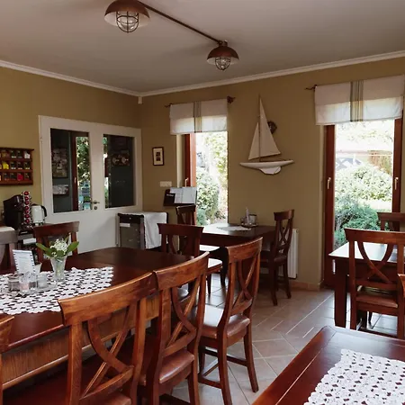 Bed and Breakfast Hullam 4*