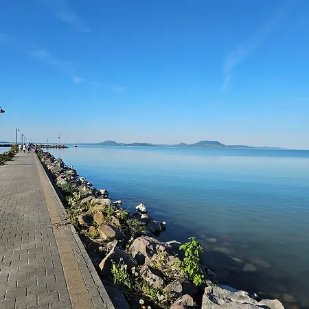 ベッド・アンド・ブレックファスト Hullam Balatonmáriafürdő
