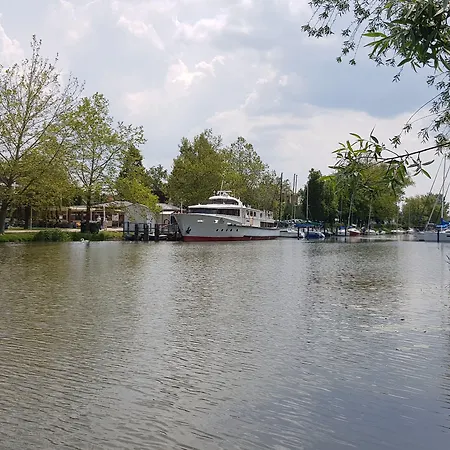 Hullam Balatonmáriafürdő