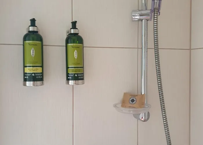 Hullam Bed and Breakfast 4*