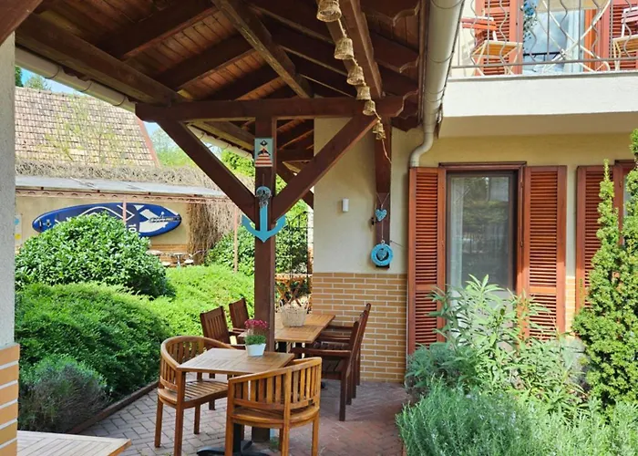 Bed and breakfast Hullám 4*