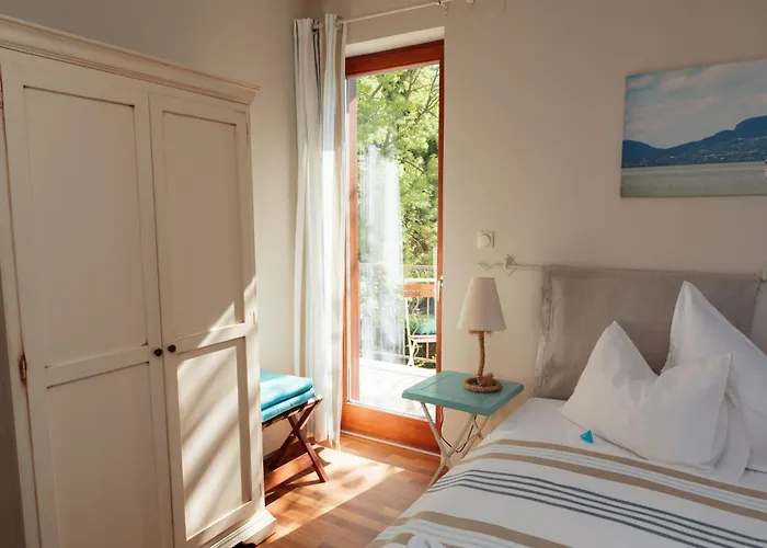 B&B Hullam 4*