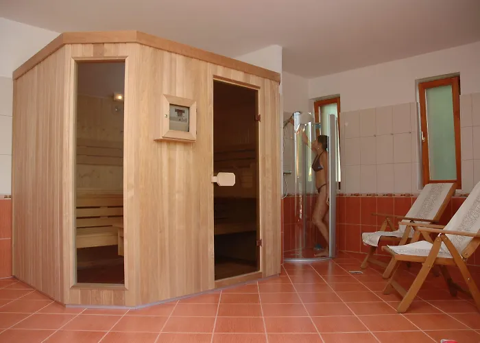 Hullám 4* Balatonmáriafürdő
