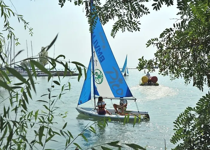 Hullám 4* Balatonmáriafürdő
