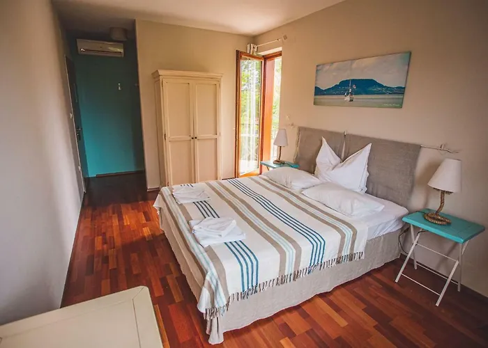 Bed & Breakfast Hullam Balatonmariafurdo